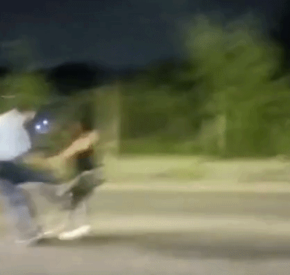 Motorista de ônibus agride mulher após briga de trânsito em BH; VÍDEO