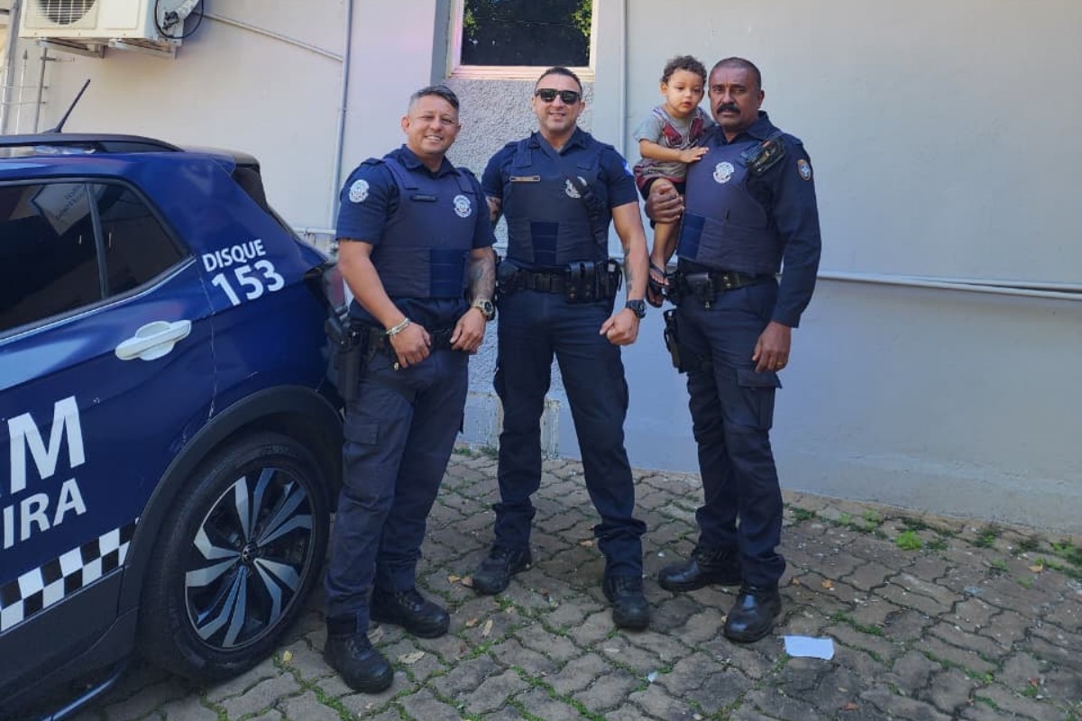VÍDEO: Guardas salvam criança engasgada com bala em Limeira