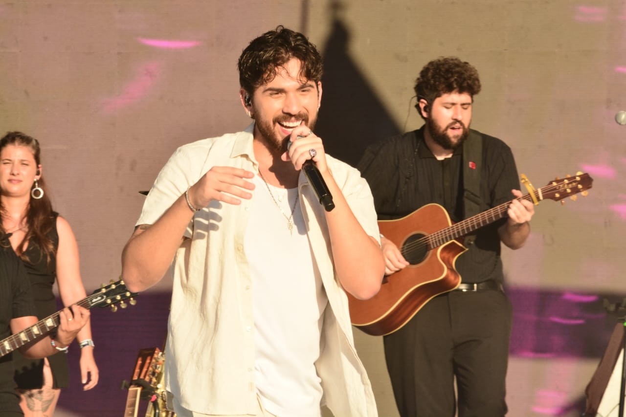 Gustavo Mioto avalia cenário atual da música sertaneja: 'A grande maioria está estacionada'