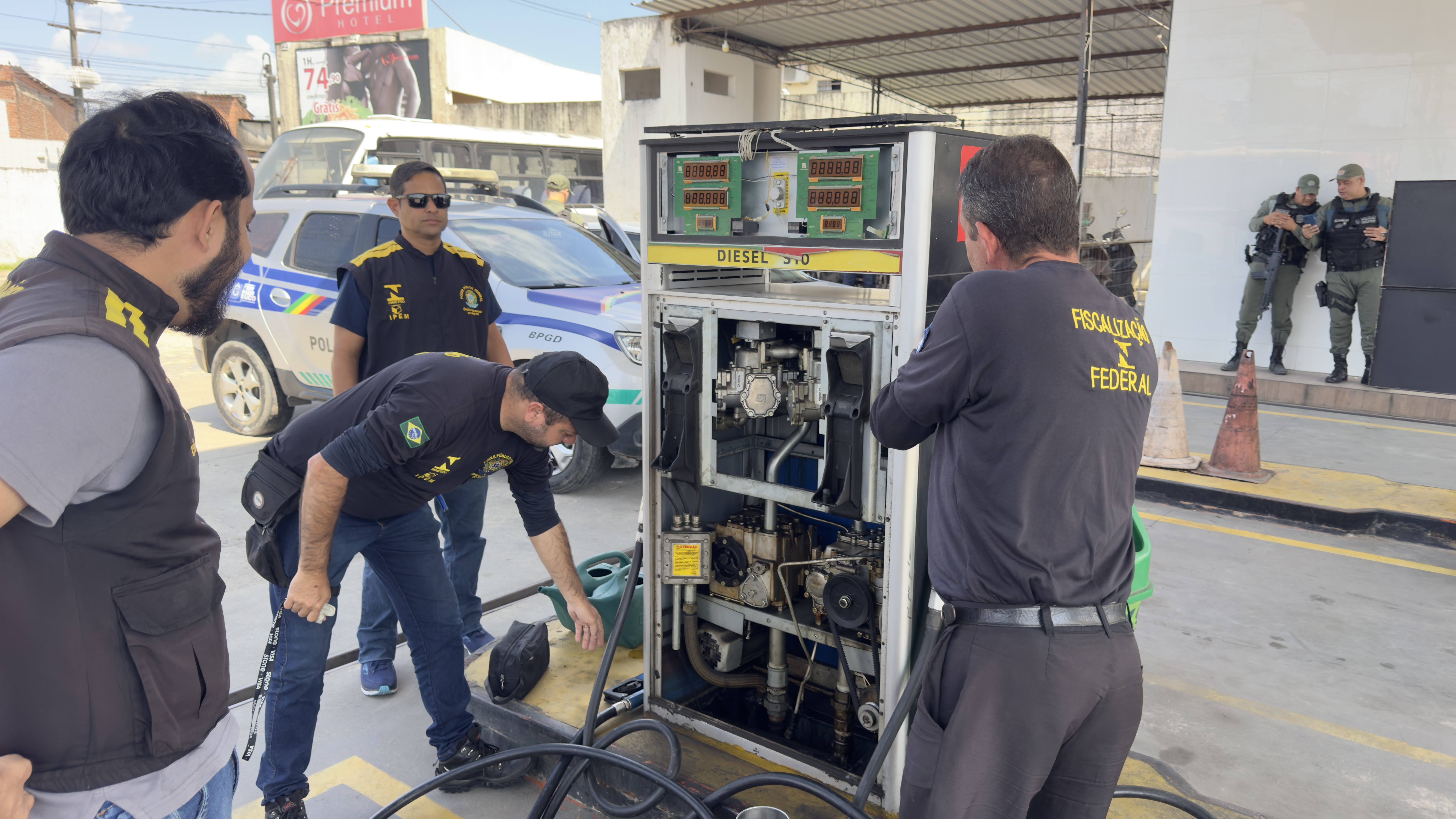 Operação encontra falhas em quase metade das bombas de combustível de 60 postos de gasolina em Pernambuco