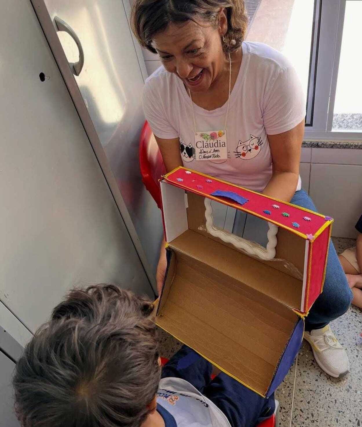Dedicada às crianças e querida pela comunidade escolar: veja quem era a professora morta por linha chilena