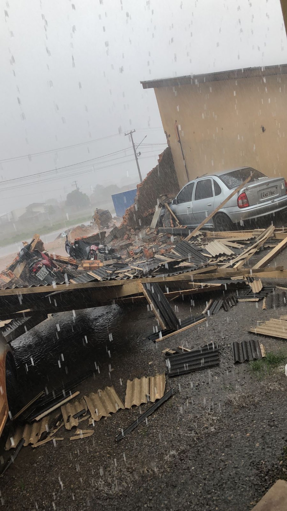 Chuva E Ventos Fortes Alagam Ruas E Hospital E Derrubam Muros De Casas Em Sorriso Mt Mato 