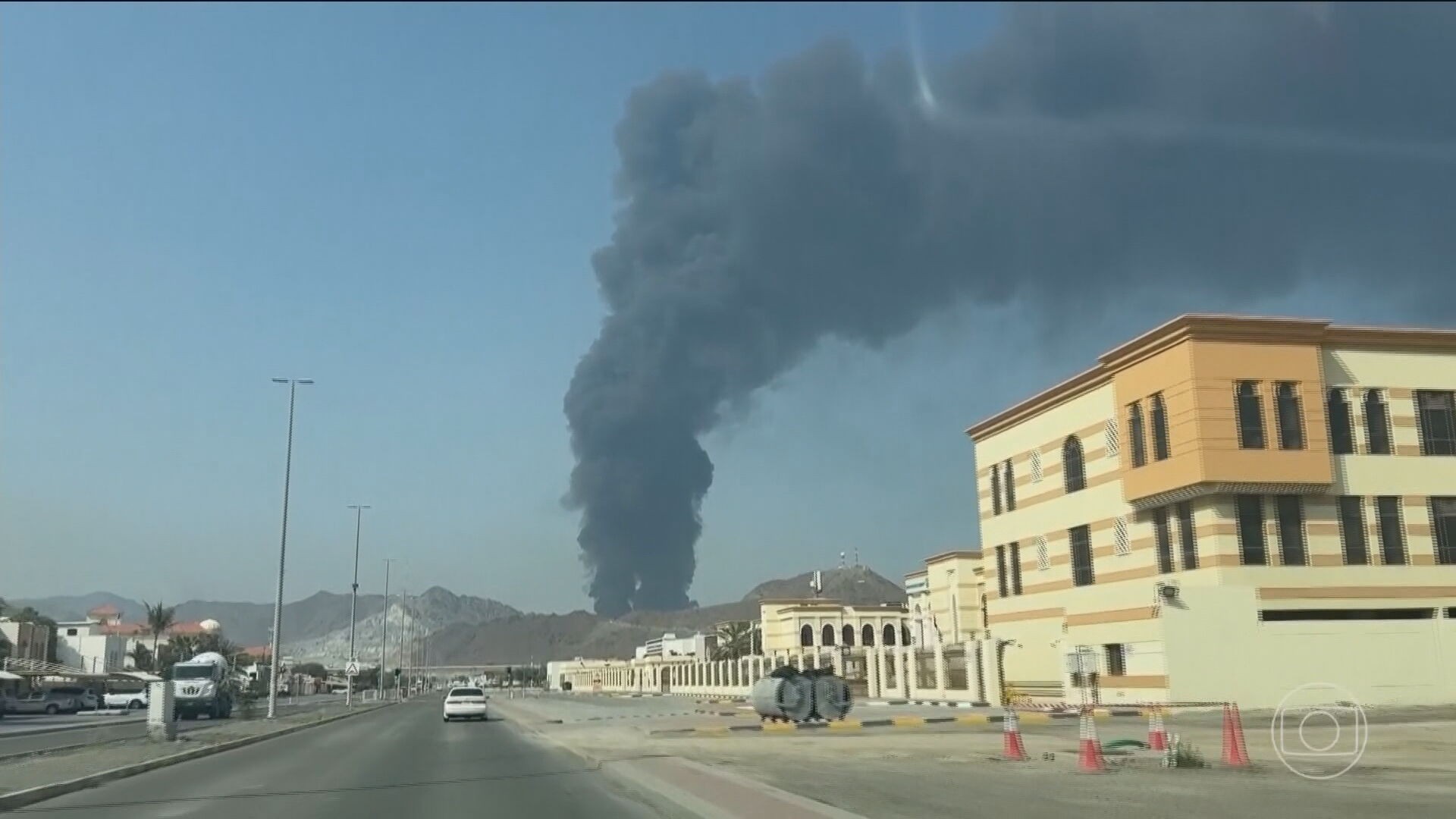 Irã faz novos ataques e ameaças após bombardeio na ilha de Kharg, vital para indústria petrolífera iraniana