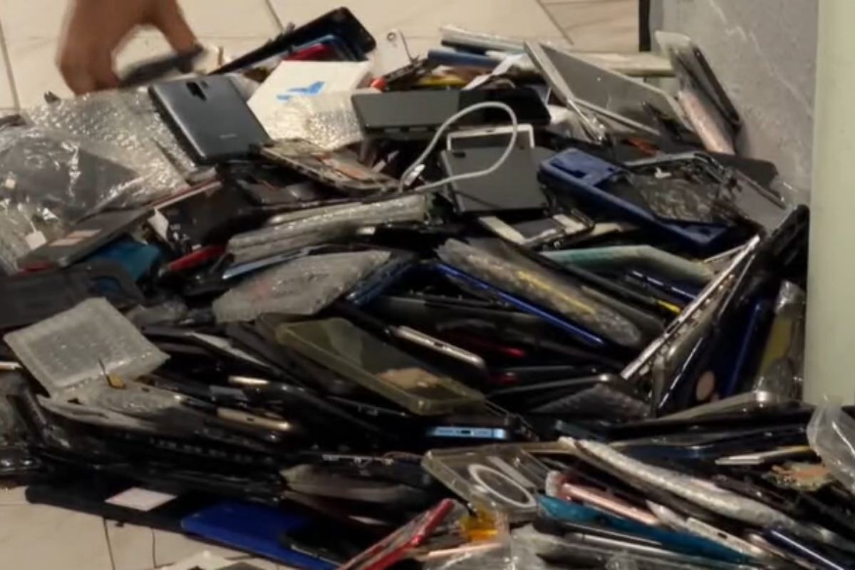 Mais de 8 mil celulares são apreendidos em operação da polícia no litoral de SP