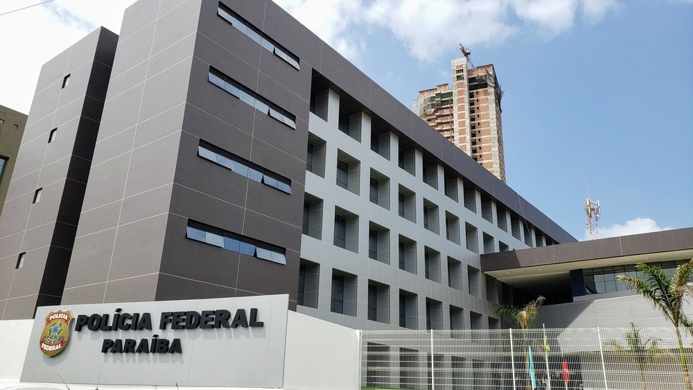 PF cumpre mandados de busca e apreensão em empresa suspeita de irregularidades em obras de Patos