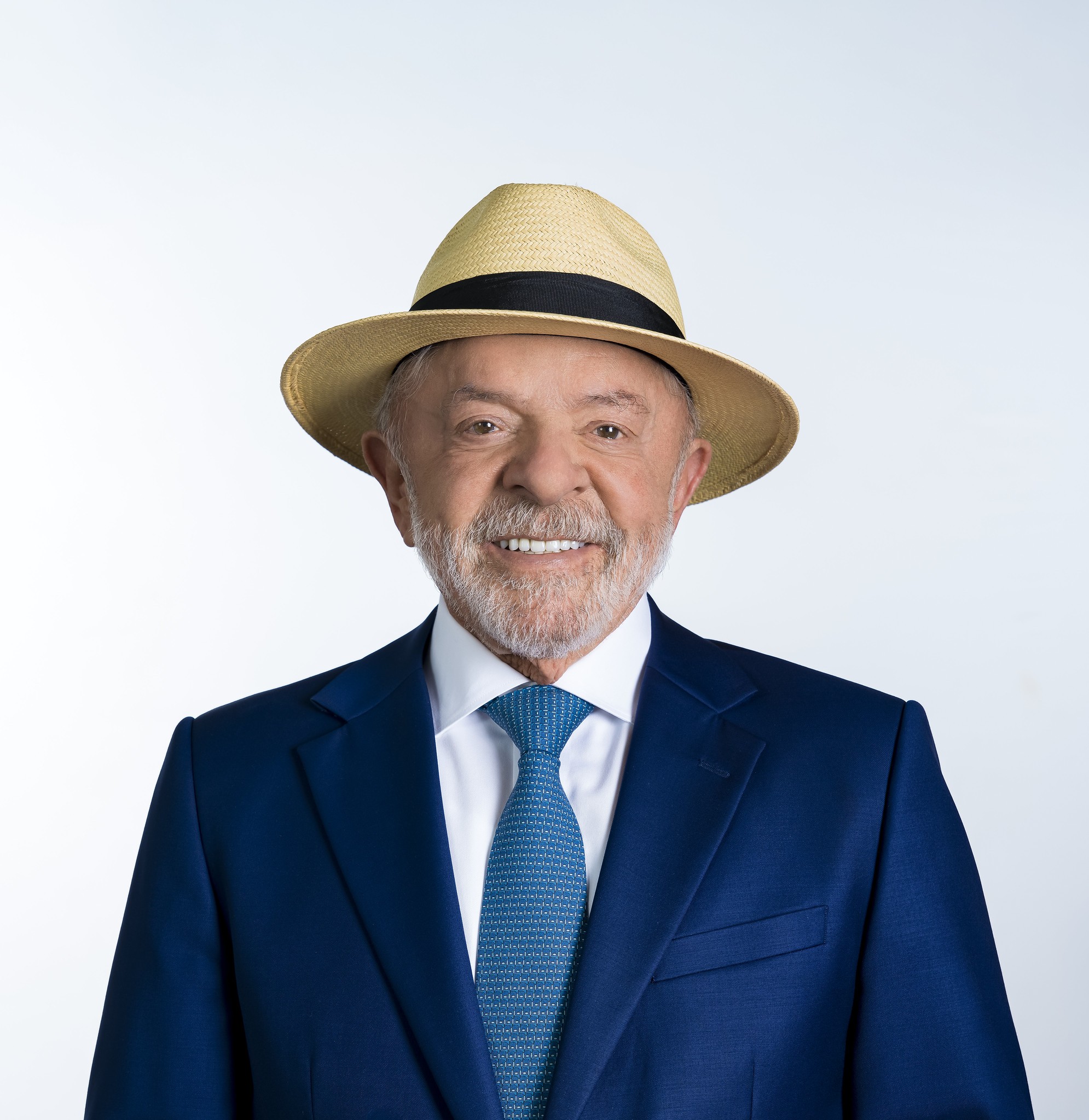 Lula terá foto com chapéu na urna pela primeira vez; regra mudou em 2022, entenda