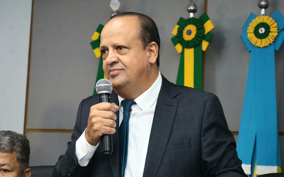 Kleber Marra durante posse para o segundo mandato de prefeito de Caldas Novas, em Gois  Foto: Divulgao/Prefeitura de Caldas Novas
