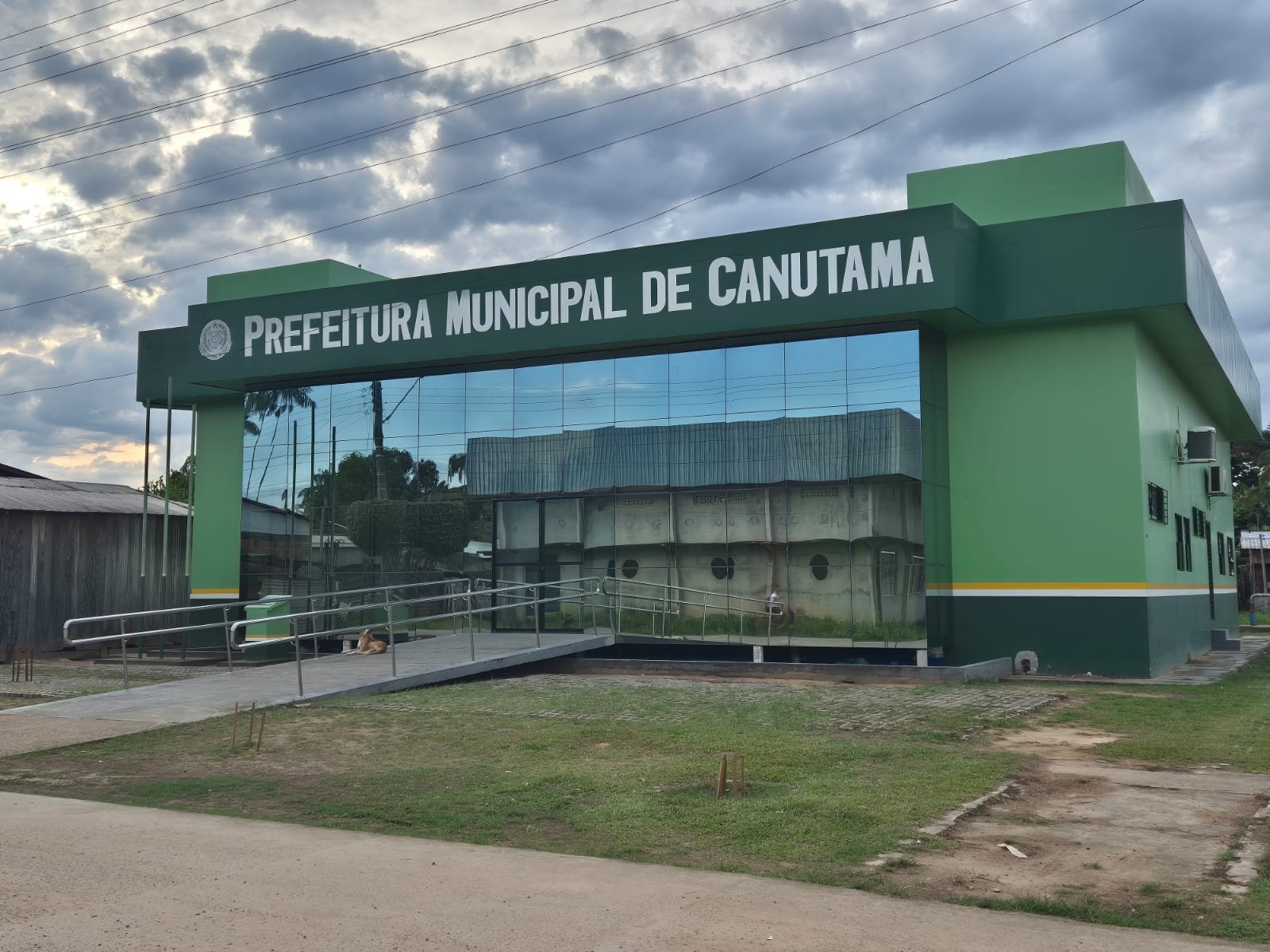 Ministério Público investiga queima irregular de lixo urbano e hospitalar em Canutama
