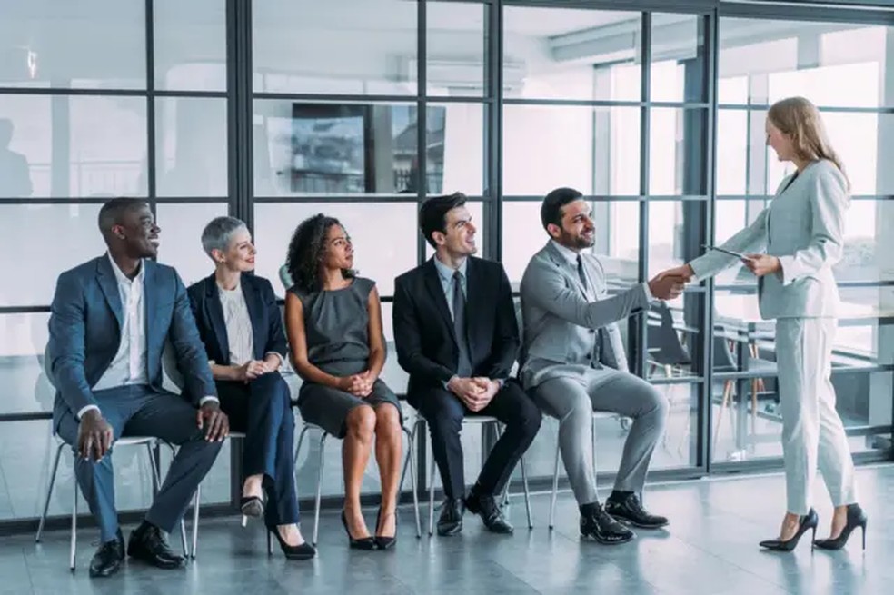 Algumas habilidades socioemocionais fazem candidatos se destacarem na busca por emprego. — Foto: Getty Images via BBC
