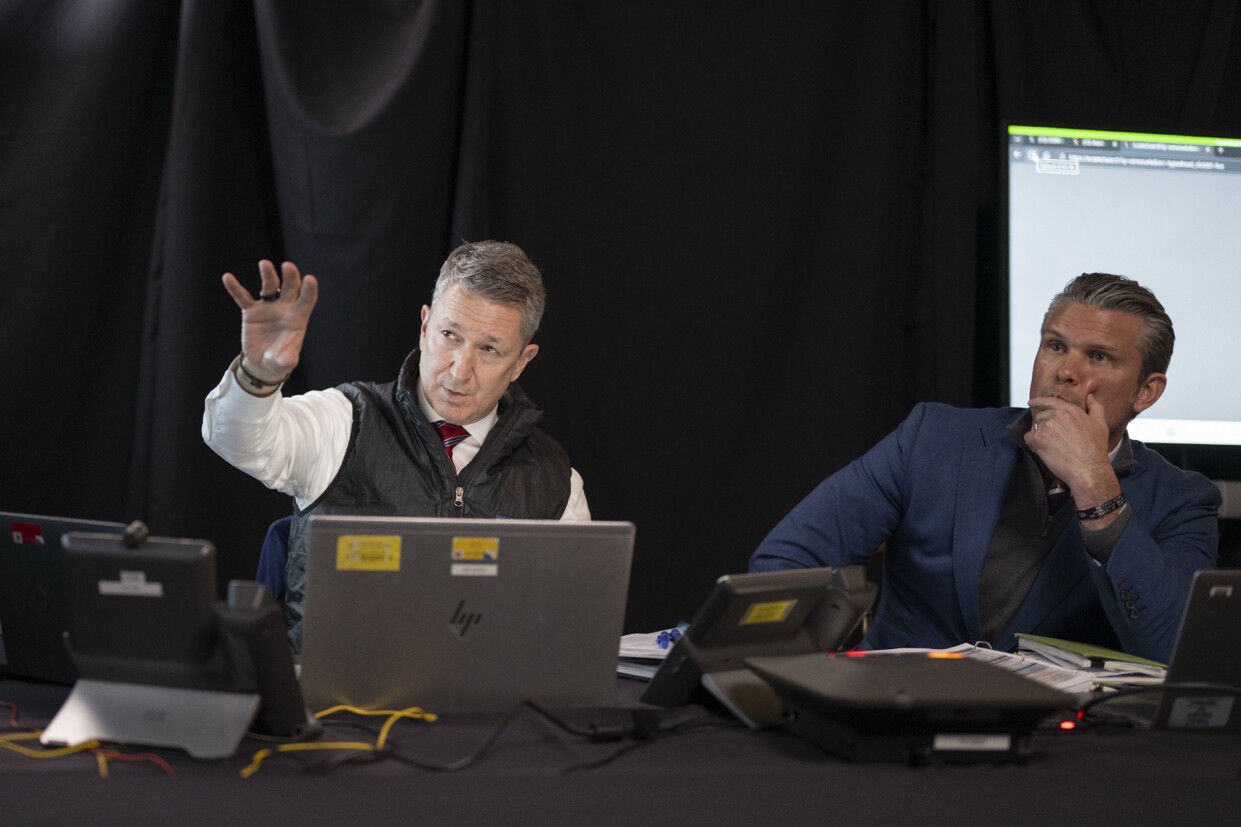 Casa Branca divulga fotos de Trump acompanhando operação que capturou Maduro; VEJA