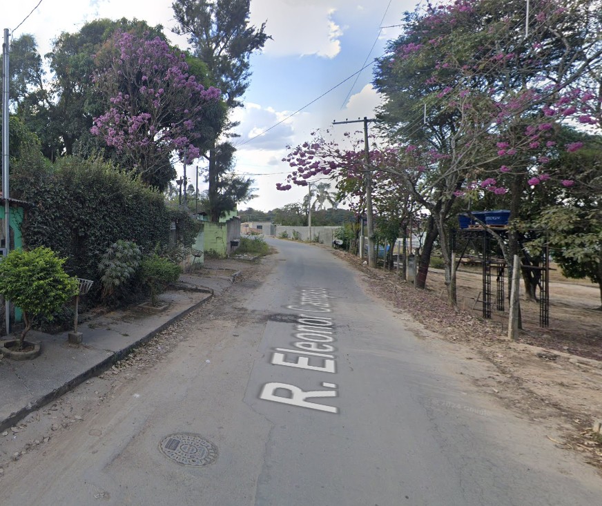 Mãe deixa filhos sozinhos sem energia elétrica e vela provoca incêndio em casa