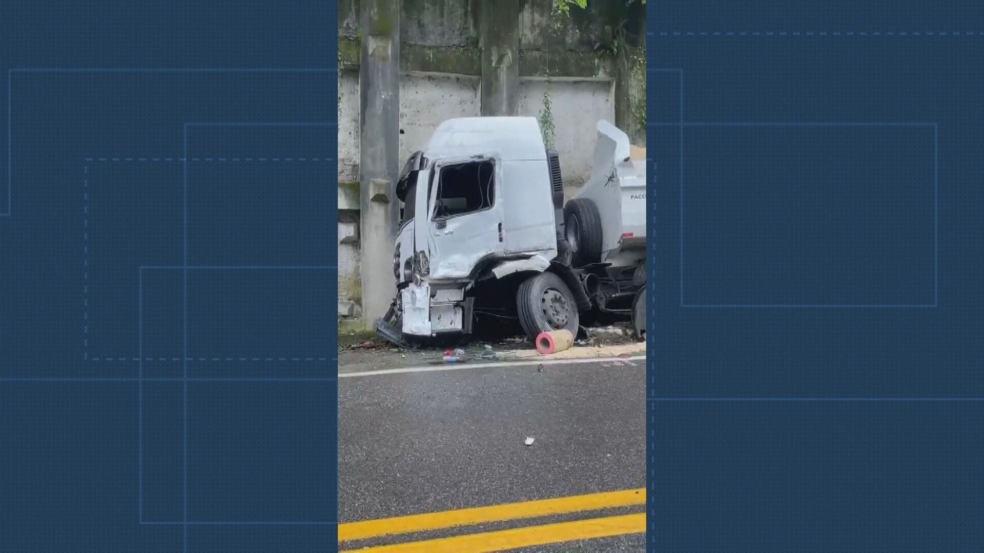Motorista morre e duas pessoas ficam feridas em acidente na Rio-Santos