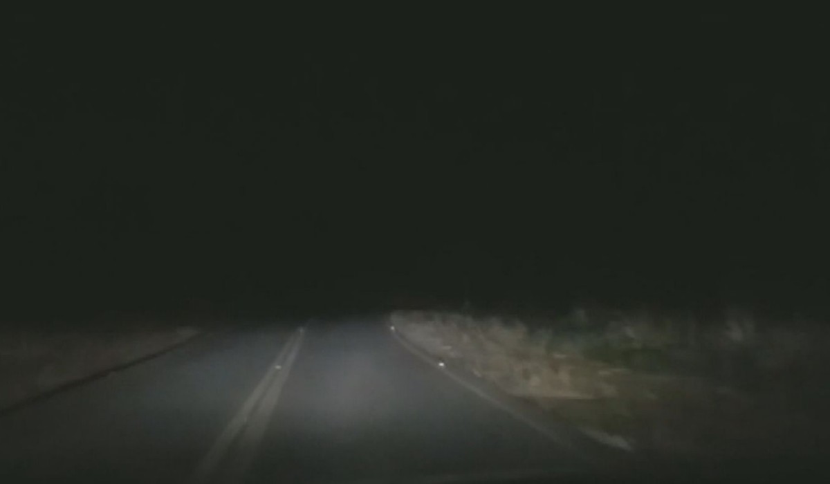Sem postes há um ano, estrada em Piracicaba causa preocupação por riscos de acidente