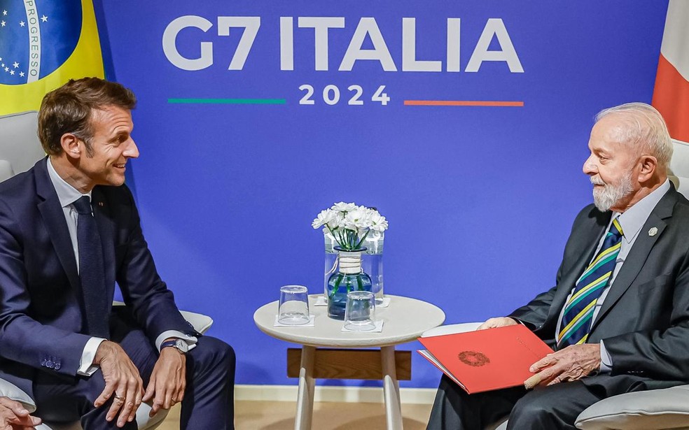 Lula conversou com o presidente da França, Emmanuel Macron, durante a cúpula do G7 — Foto: PR/ Ricardo Stuckert