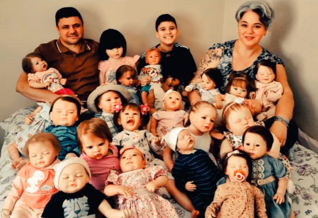 Bebês reborn: 'Universo é encantador, mas temos que discernir real do imaginário', diz colecionadora