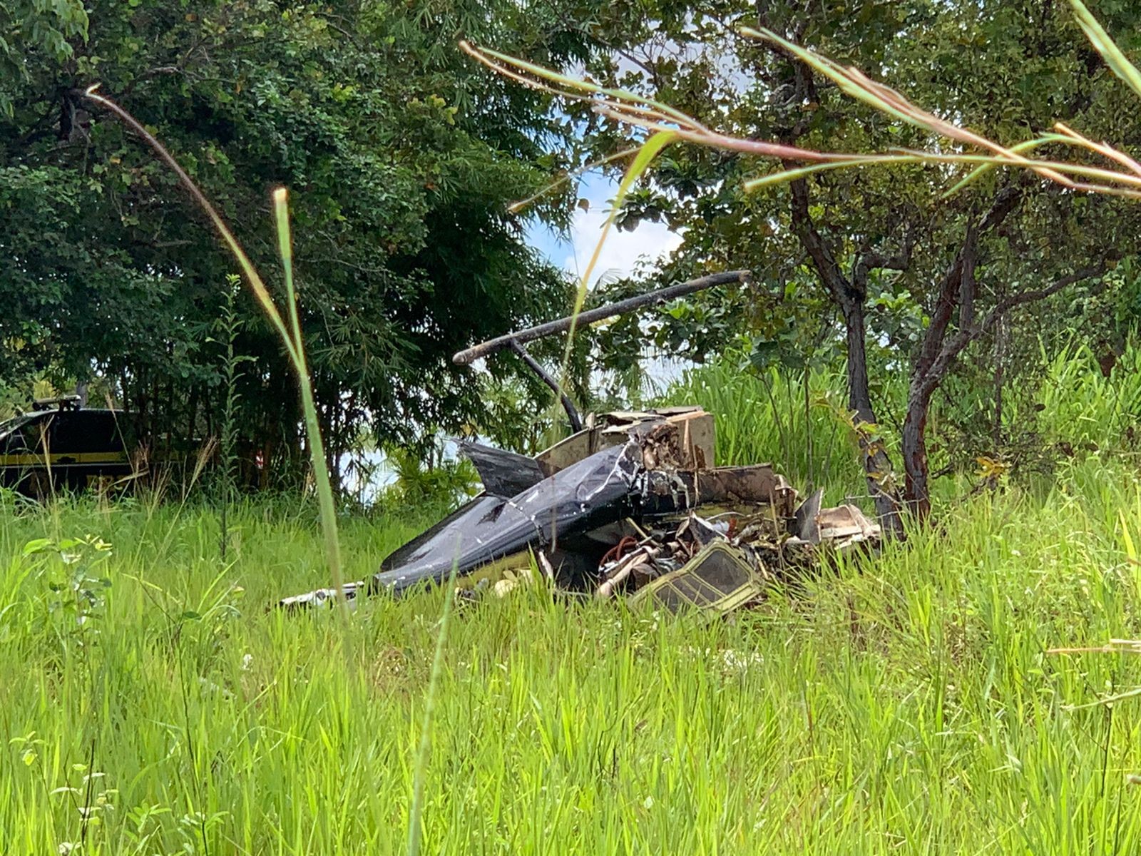 Helicóptero que caiu em Boa Vista e matou dois homens tinha certificado vencido há 10 anos