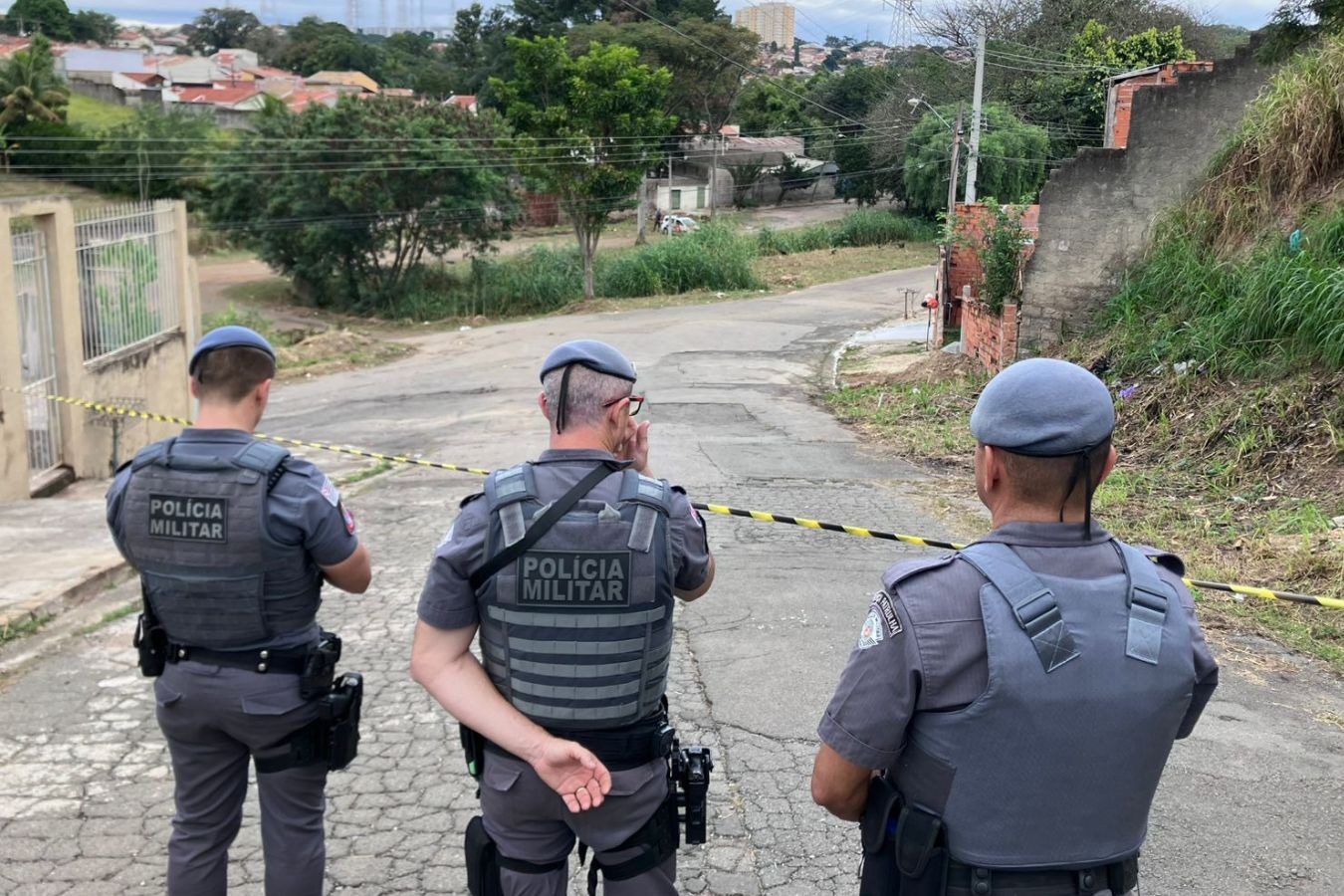 'Campo minado': PM isola bairro de Campinas após localizar bombas espalhadas por ruas e terreno