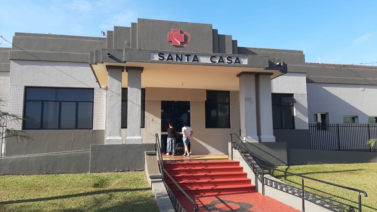 Motorista desrespeita ordem de parada da polícia e causa acidente com cinco feridos em rodovia de Salto Grande 