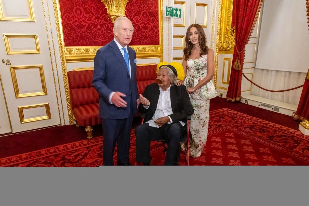 Anitta se encontra com Rei Charles III na Inglaterra
