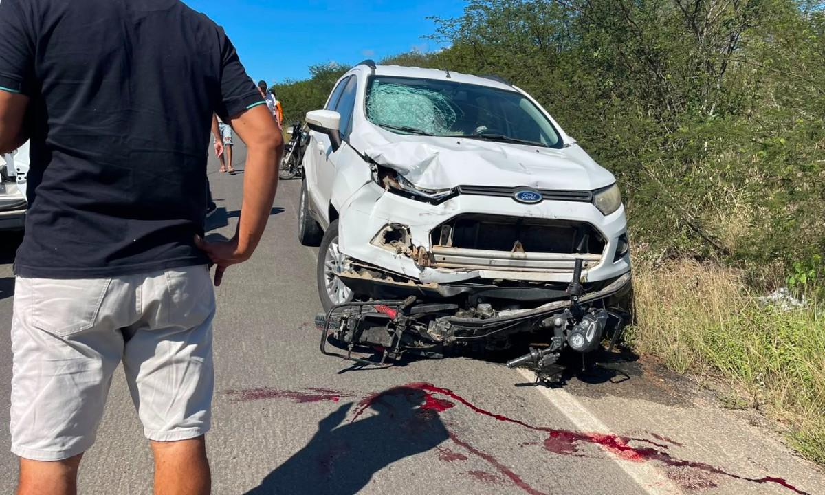 Homem sofre acidente de moto horas após irmão ficar gravemente ferido com outra colisão na mesma rodovia na Bahia