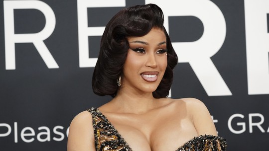 Cardi B anuncia gravidez de quarto filho, o 1º com novo namorado - Esse será o primeiro filho da cantora com o namorado Stefon Diggs. Ela já é mãe de Kulture, Wave e Blossom, do casamento anterior com o rapper Offset. 