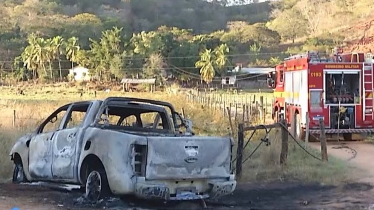 Corpo é encontrado carbonizado dentro de carro em estrada rural de Alpercata