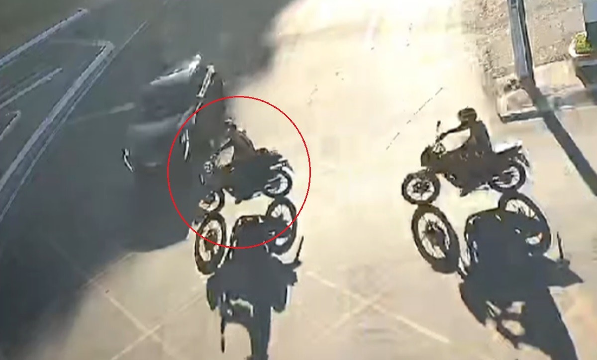 VÍDEO: motociclista fica ferido após carro avançar sinal vermelho próximo ao Terminal Rodoviário de Maceió