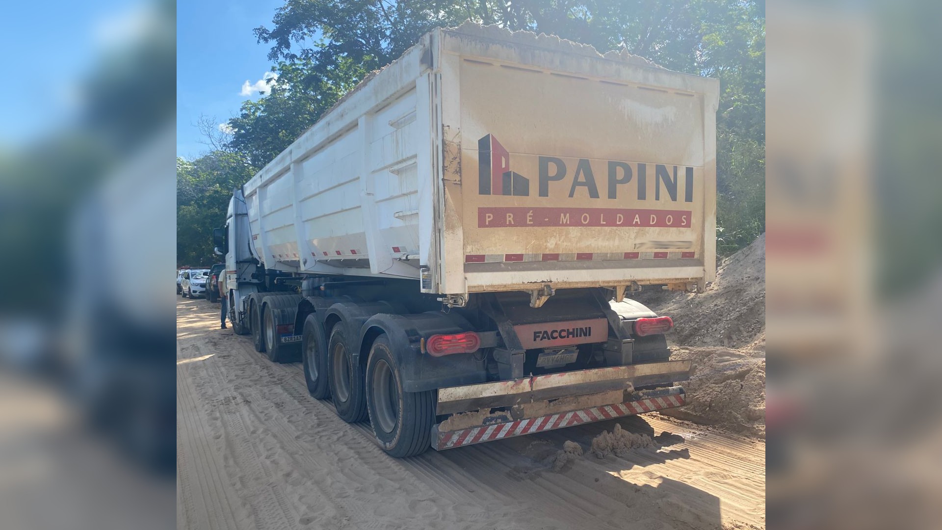 Caminhoneiro morre esmagado pelo próprio veÃculo em estrada rural de Glicério