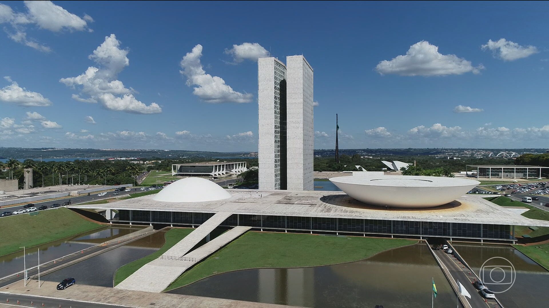 Aliados de Bolsonaro ocupam auditório no Congresso e retardam trâmite da lei que amplia isenção do IR