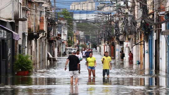 SP tem domingo chuvoso após temporal causar alagamentos