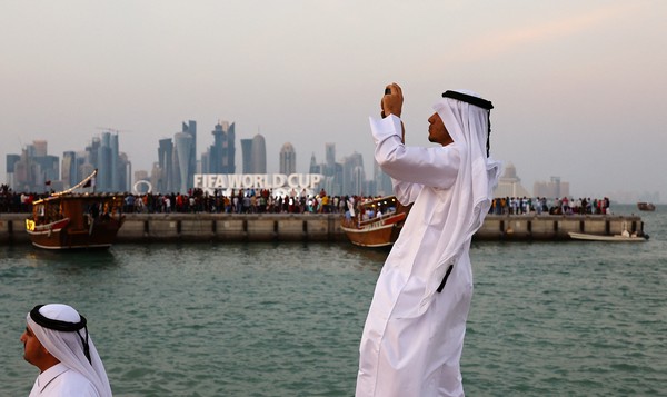 Por que os xeques do Qatar são tão ricos? De onde vem o dinheiro? -  17/12/2022 - UOL Economia