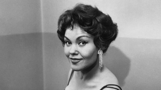 Cleo Laine, cantora britânica que se apresentou com Ray Charles e Frank Sinatra, morre aos 97 anos - Ela ganhou o Grammy, foi estrela da Broadway e se dedicou ao jazz durante mais de 70 anos.