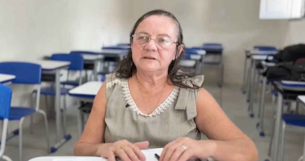 Idosa que aprendeu a ler com 65 anos vai lançar livro no Sertão da Paraíba — Foto: TV Paraíba