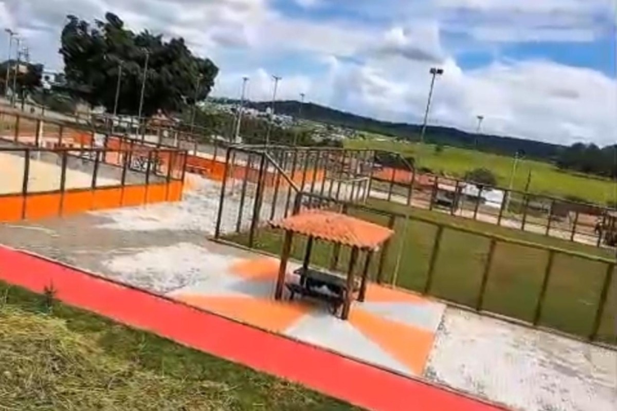 Crianças sofrem choque elétrico em quadra de complexo esportivo recém-inaugurado em Divinópolis 