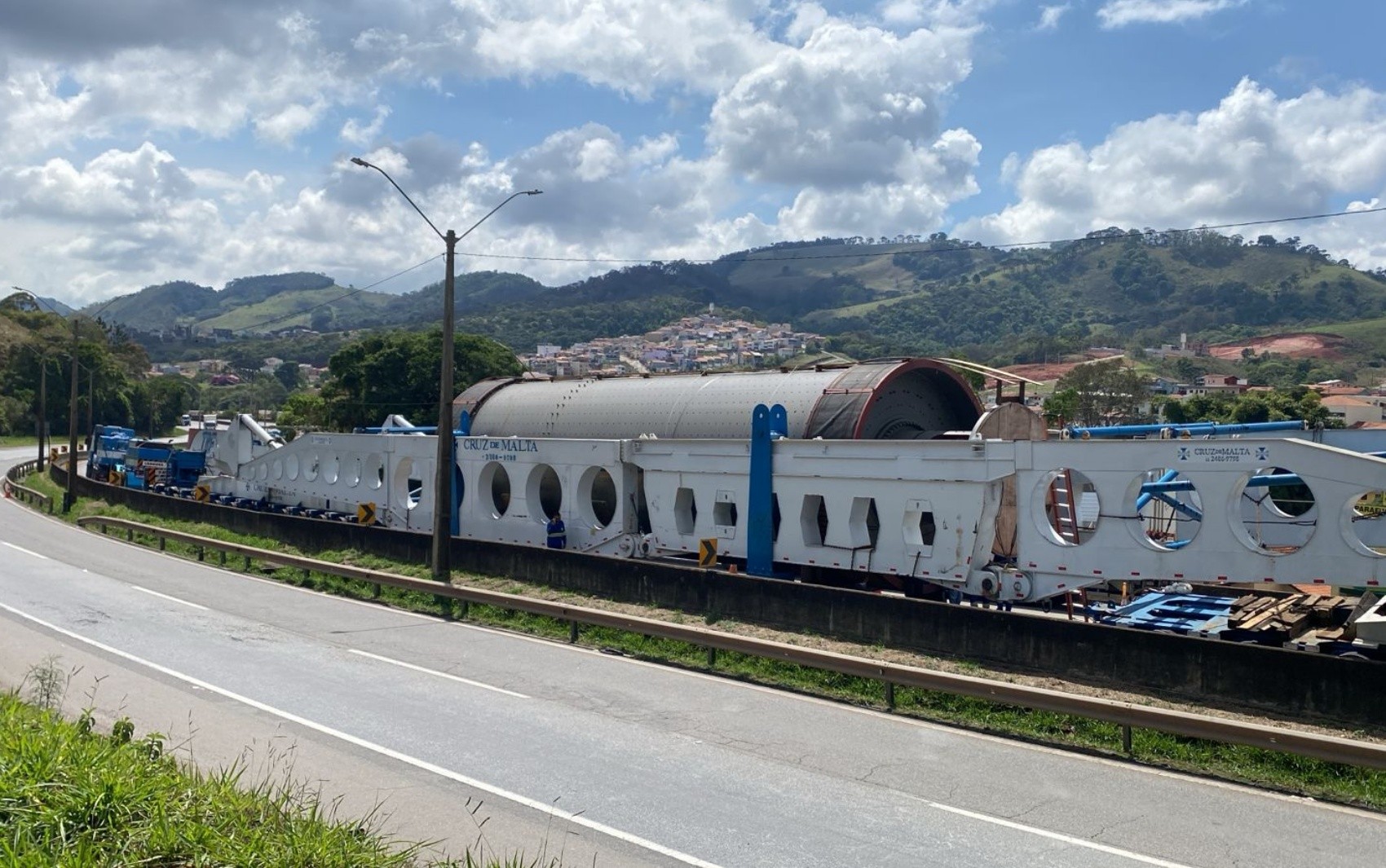 Após 24 horas de interdição, Fernão Dias é totalmente liberada depois de pane