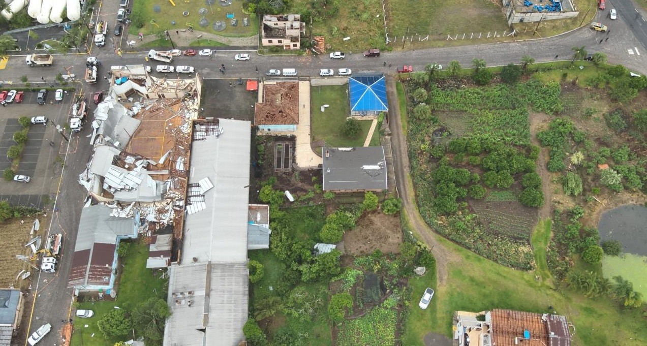 Tornado causou estragos em cidade da Serra do RS, diz Defesa Civil; município decreta situação de emergência