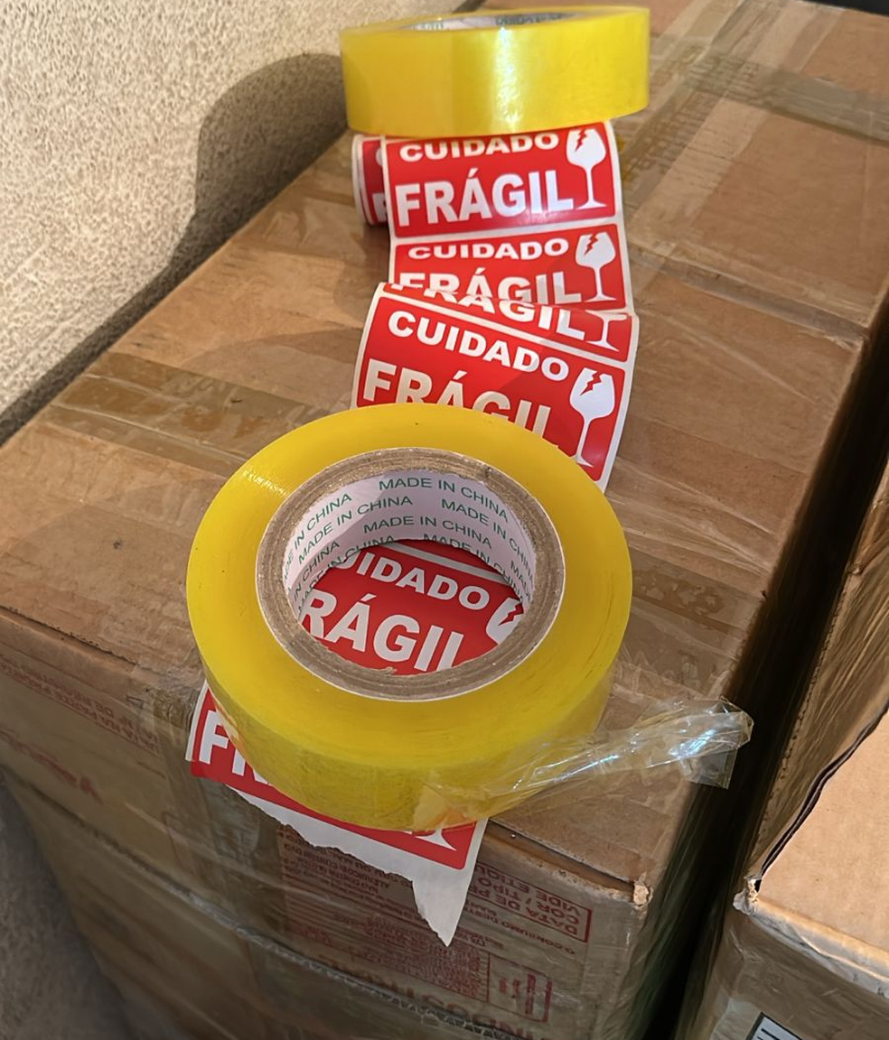 Meterial usado para falsificar bebidas alcoólicas foi apreendido pela Polícia Civil — Foto: Divulgação/Polícia Civil