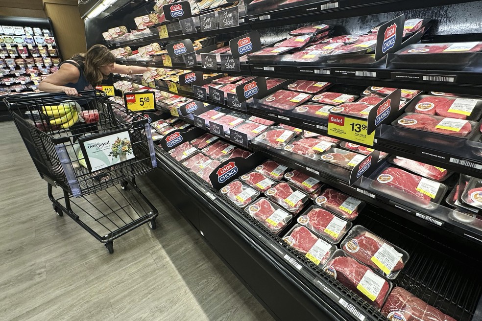 Preço da carne aumentou nos EUA por causa de uma redução do rebanho bovino. — Foto: AP Photo/Nam Y. Huh