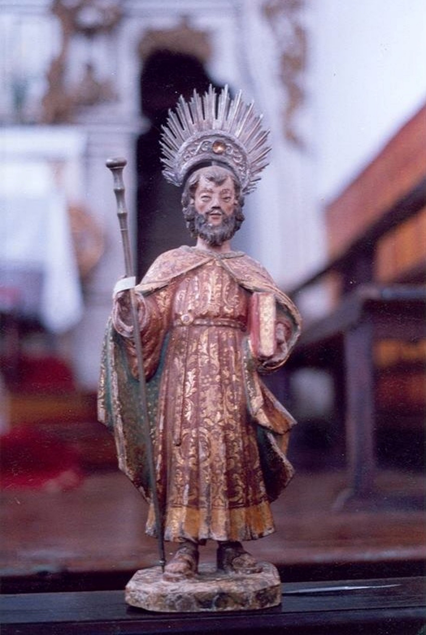 Campanha oferece recompensa de R$ 14 mil por imagem sacra furtada em São Tomé das Letras, MG