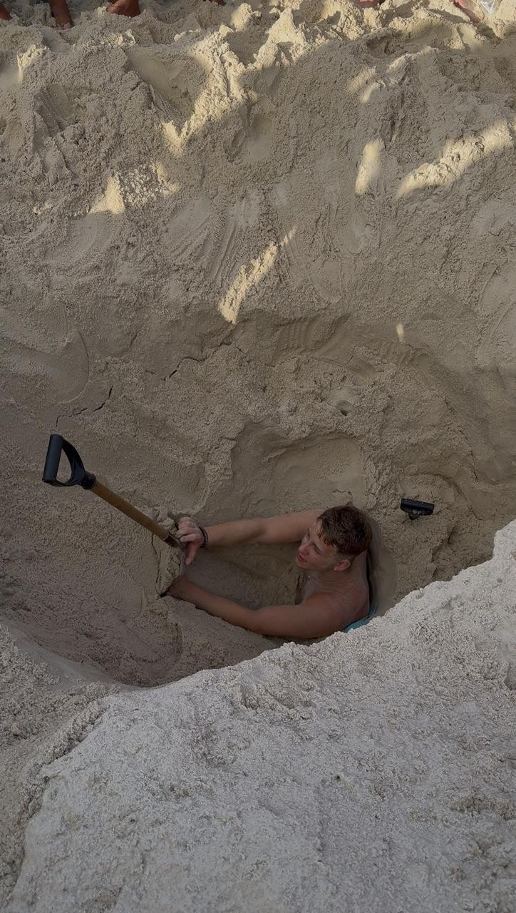 'Ele poderia ser soterrado', diz homem que gravou turista preso por mais de 3 horas em buraco na areia de Copacabana