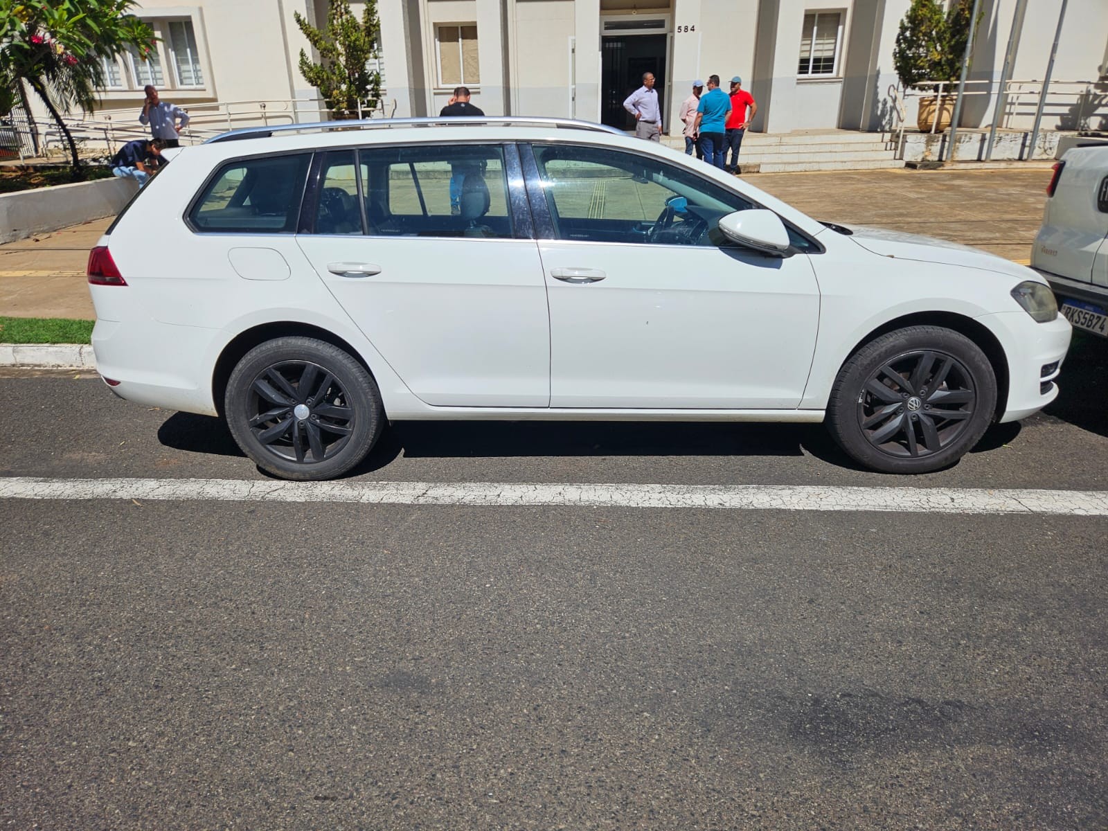 Trio é preso suspeito de furtar e adulterar veículos em Birigui