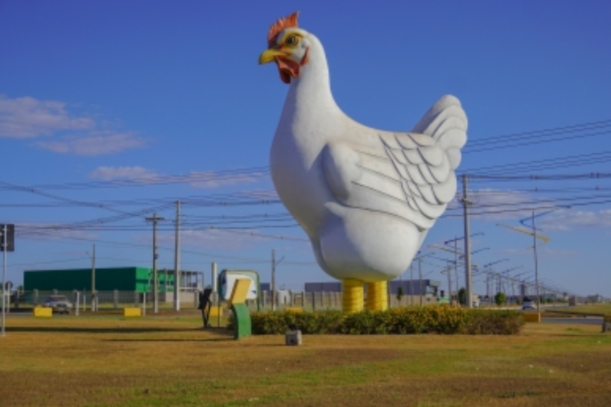 Justiça condena BRF a pagar R$ 150 mil por demissão em massa após greve em MT