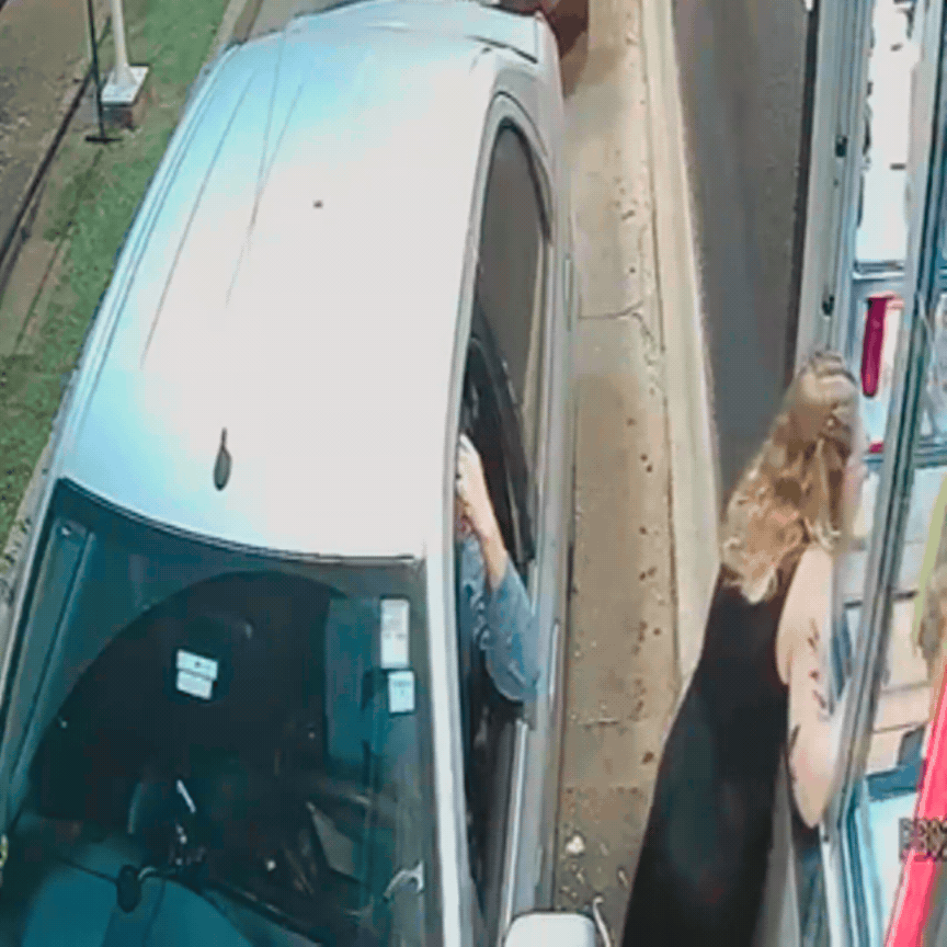 VÍDEO: mulher dá tapa em atendente de drive-thru após receber sanduíche com cebola no DF 