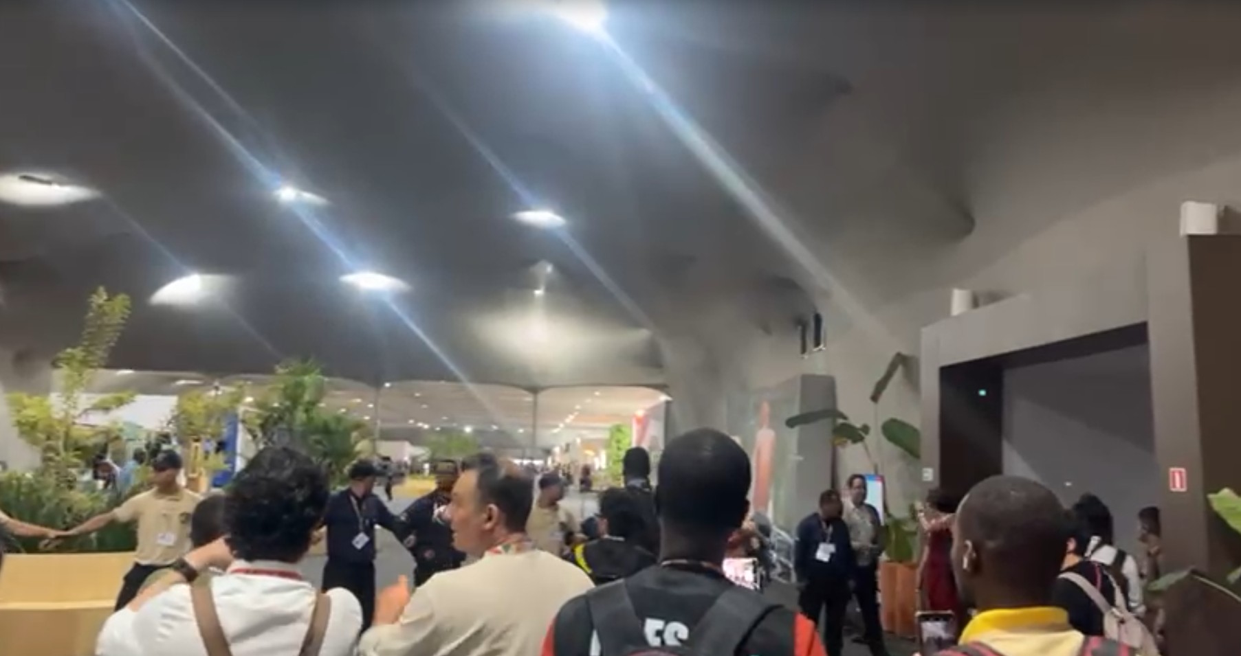 COP 30: Blue Zone é evacuada após incêndio em Belém