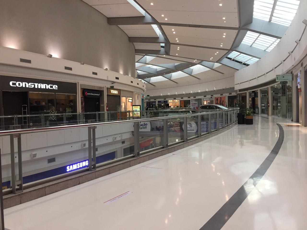 Adolescente invade joalheria e é apreendido escondido em provador de shopping em Juiz de Fora