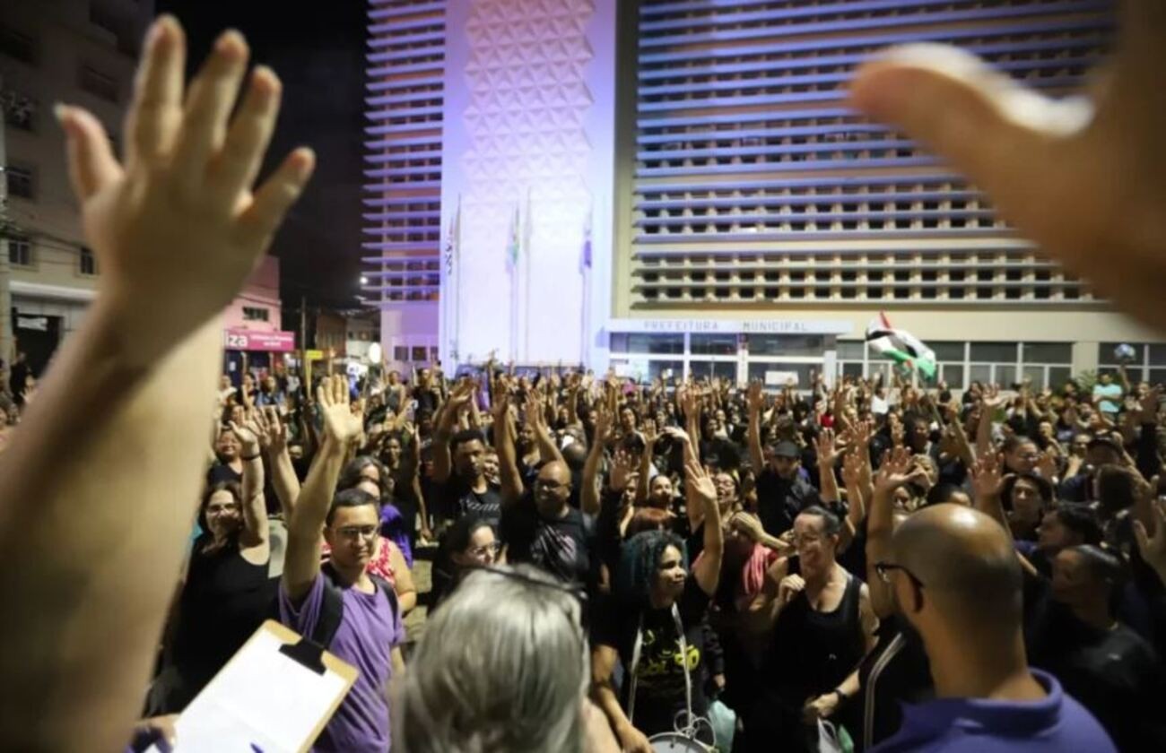 Servidores de Araraquara encerram greve após aprovação de proposta em assembleia