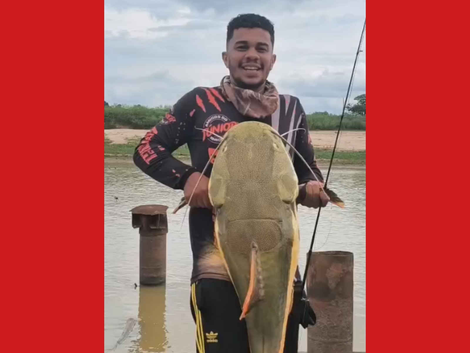 VÍDEO: Pescador captura peixe de 26 quilos e mais de 1 metro em rio no interior do Acre