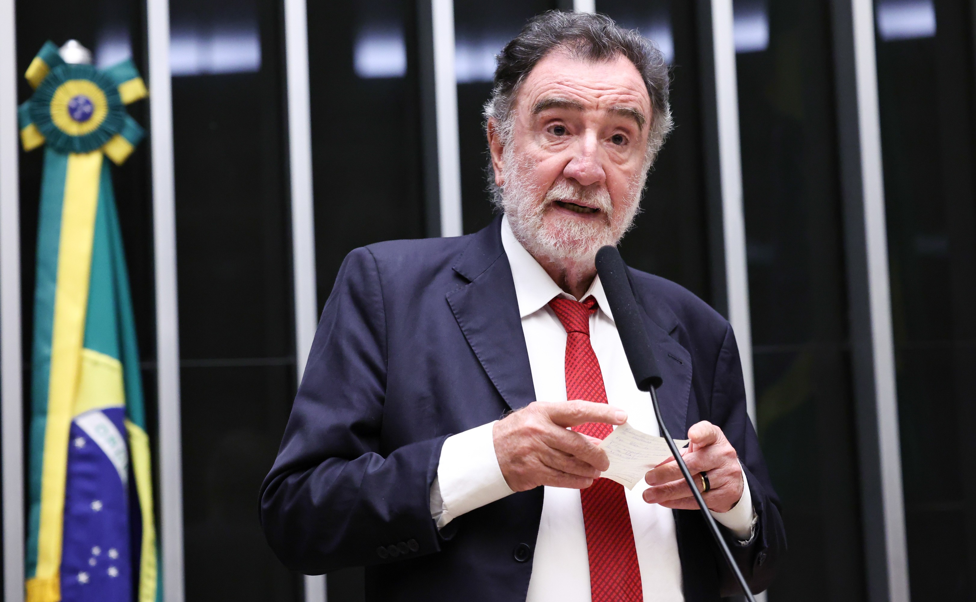PT vai anunciar nome de Patrus Ananias como candidato em Minas na próxima segunda