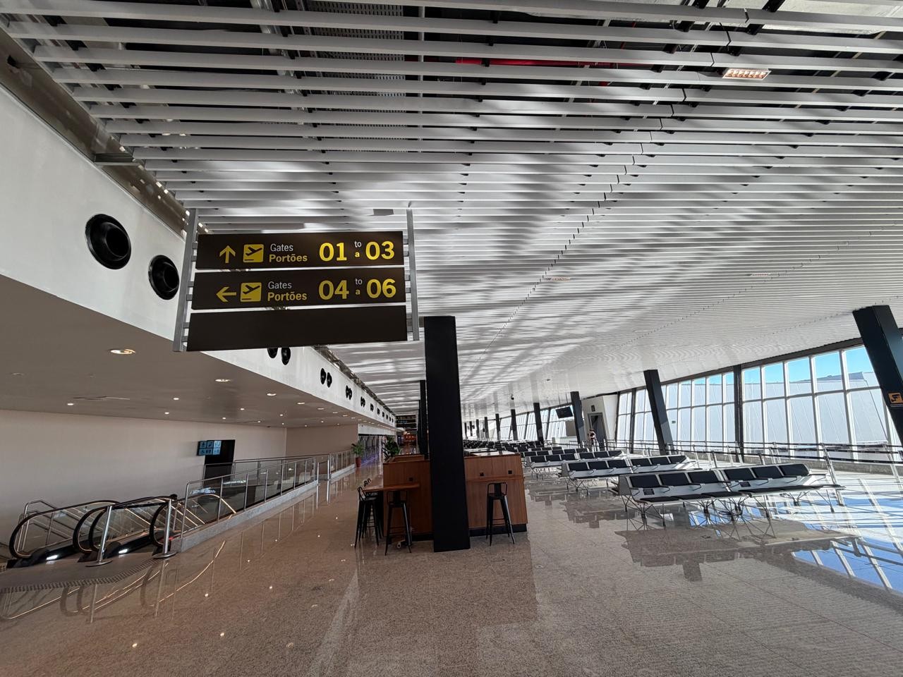 Aeroporto de Uberlândia ganha novo terminal com fingers e seis portões para embarque