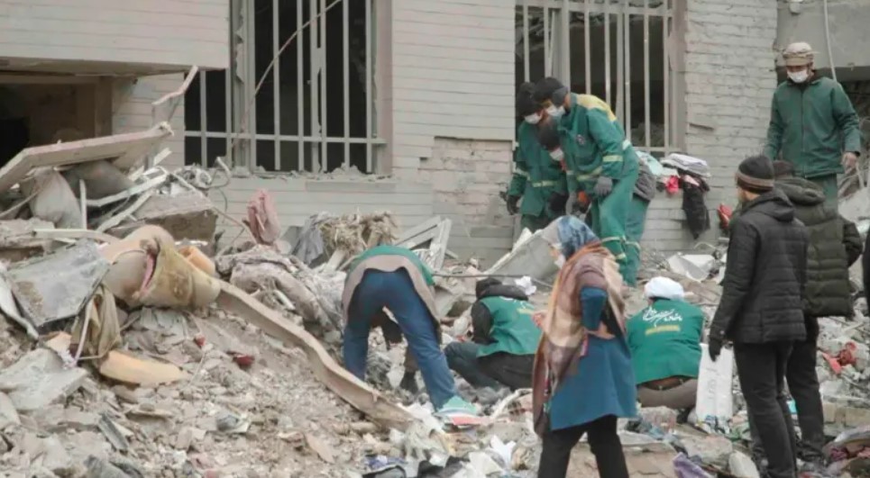 Como civis em Teerã estão sofrendo os impactos da guerra: 'Minha filha está sob os escombros' 